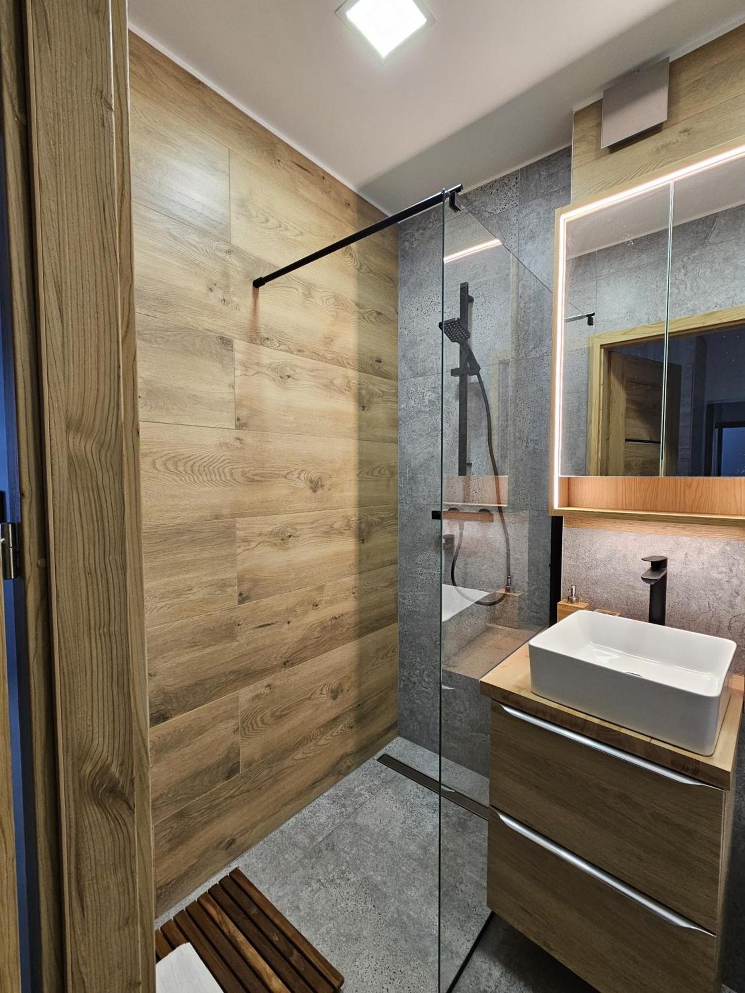 Apartament Radiostacja III Z Ogrodkiem, Parking Free Gliwice Dış mekan fotoğraf