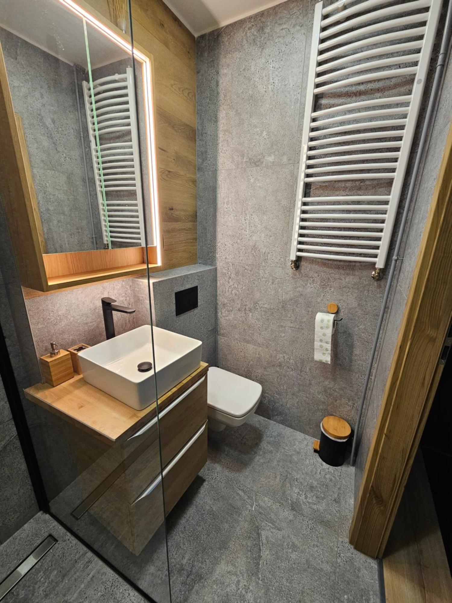 Apartament Radiostacja III Z Ogrodkiem, Parking Free Gliwice Dış mekan fotoğraf